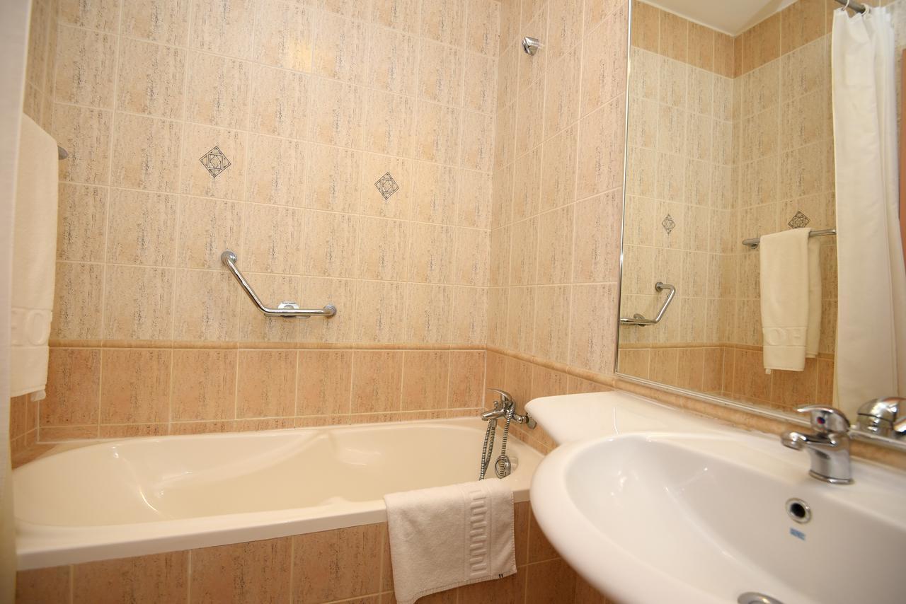 Hotel Belvedere Braila Ngoại thất bức ảnh